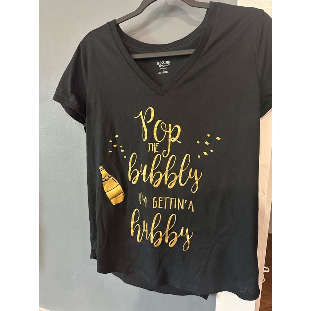 Women's Mossimo Supply Co. T-Shirt Size L Black Gold